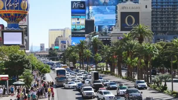Las Vegas Strip dag närtrafik — Stockvideo