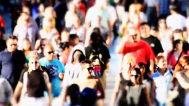 Άνθρωποι που περπατούν στο Las Vegas Strip, στη διάρκεια της ημέρας — Αρχείο Βίντεο