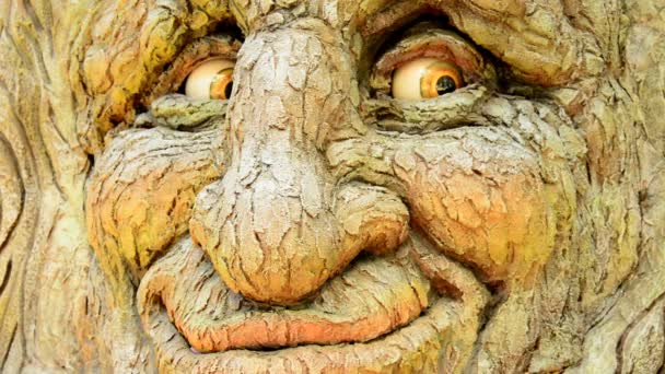 L'arbre animatronique en mouvement — Video