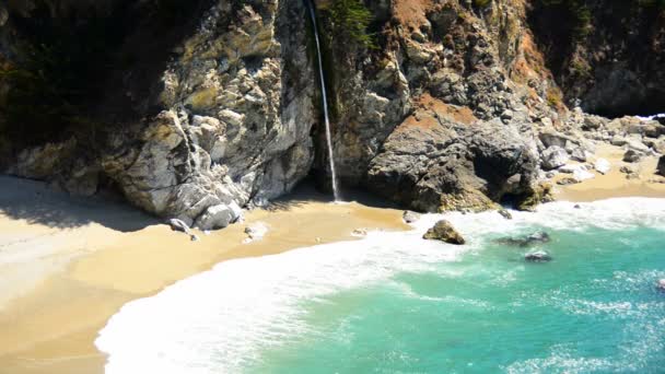 McWay Falls Beach — Stockvideo