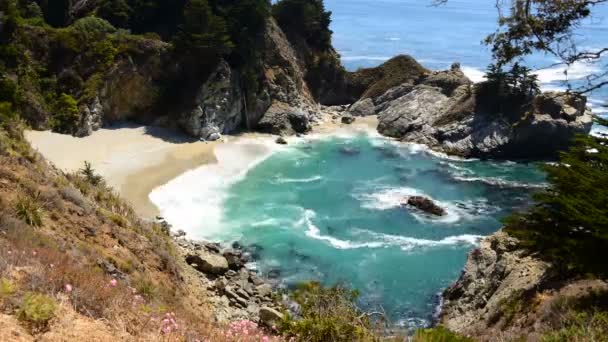 Zeitraffer von mcway falls beach — Stockvideo