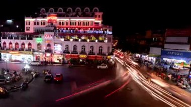 Trafik daire gece - Hoan Kiem Gölü