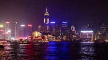 Hong Kong manzarası lazer gösterisi