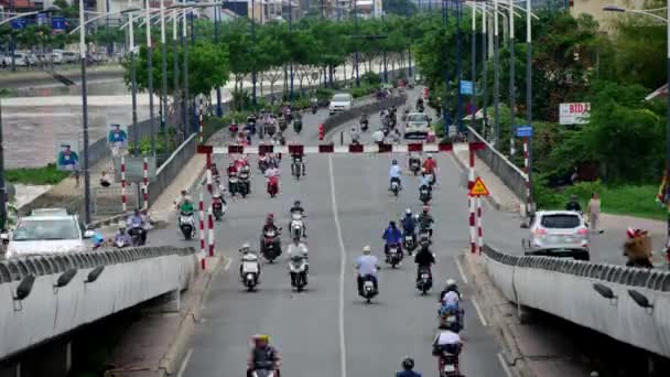 Traffico nel distretto occupato di HCMC — Video Stock