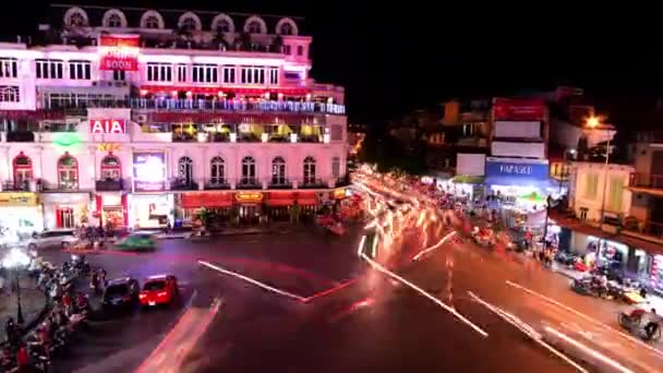 Traffic Circle at Night - Hoan Kiem Lake — Stock Video