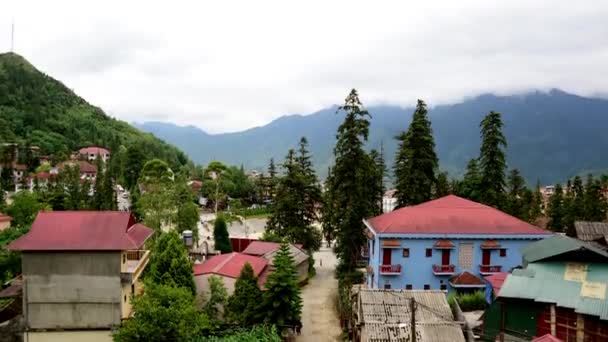 Ospalá horská vesnice ve Vietnamu — Stock video