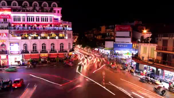 Trafik daire gece - Hoan Kiem Gölü — Stok video