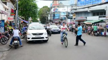 Şehir merkezindeki Hcmc meşgul Caddesi üzerinde trafik