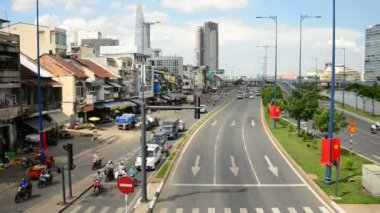 Şehir merkezindeki Hcmc meşgul Caddesi üzerinde trafik