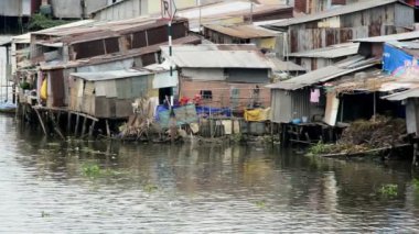 Mekong Delta üzerinde kulübeleri
