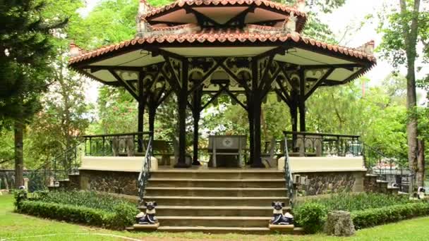 Gazebo en Palacio de la Independencia — Vídeo de stock