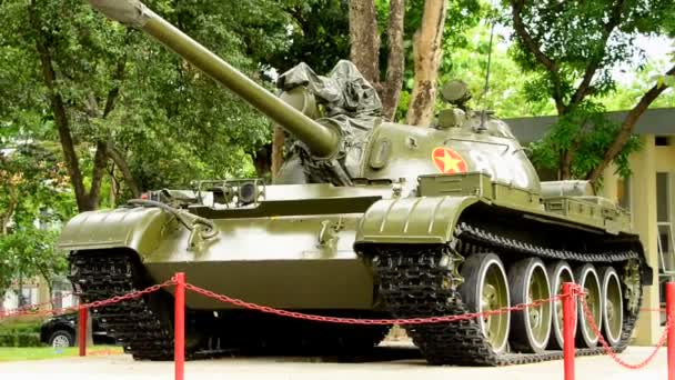 Tank bağımsızlık Sarayı'nda — Stok video