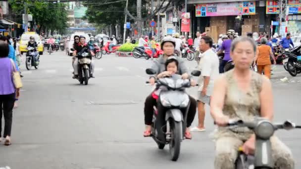 Tung trafik i centrum — Stockvideo