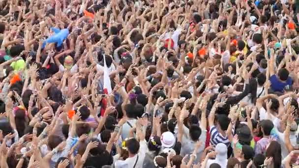 Multitud en el Festival de Música Electrónica — Vídeos de Stock