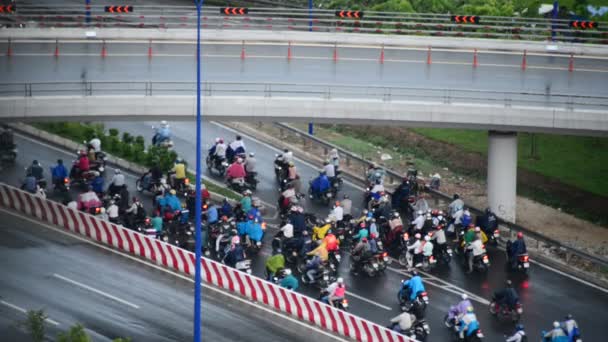 Tráfico en carreteras de Saigón desde Arriba — Vídeos de Stock