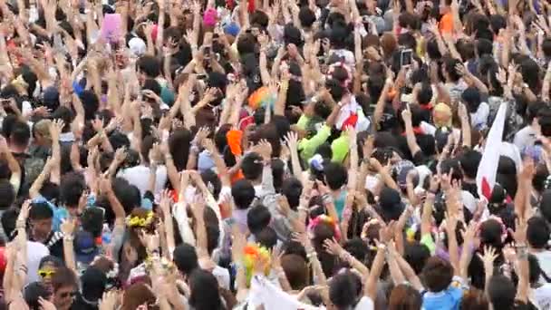 Multitud en el Festival de Música Electrónica — Vídeo de stock