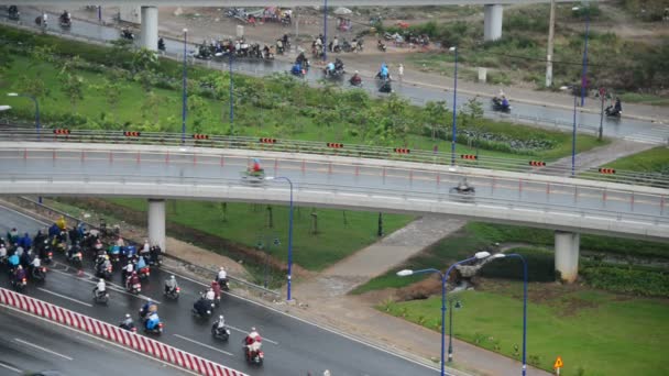 Tráfico en carreteras de Saigón desde Arriba — Vídeos de Stock