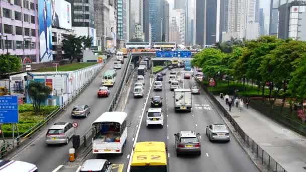 Trafiken på upptagen Hong Kong Freeway — Stockvideo