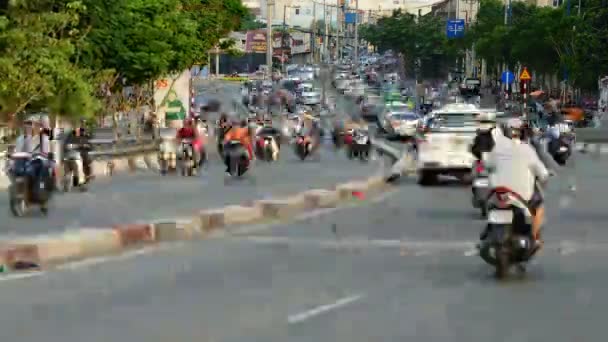 Verkeer in drukke District — Stockvideo