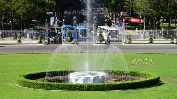 Main Fountain near Independence Palace — Stock Video