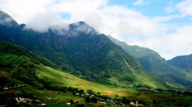 Yeşil Vadi içinde pirinç terasları