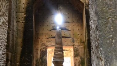 Tapınak Spire bir alev oluşturan güneş ışığı ile