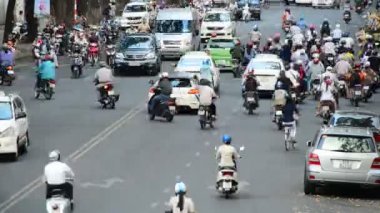 Şehir merkezindeki Hcmc meşgul Caddesi üzerinde trafik