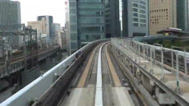 Tokyo Monoray sistemi Skyline ile