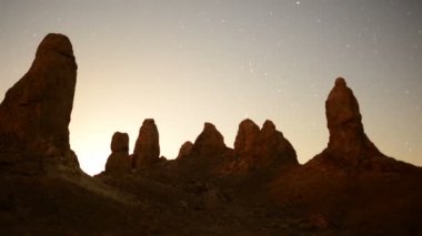Tronas Pinnacles, Kaliforniya çöl