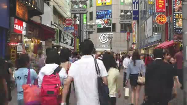 渋谷地区の昼間のショッピングの時間します。 — ストック動画