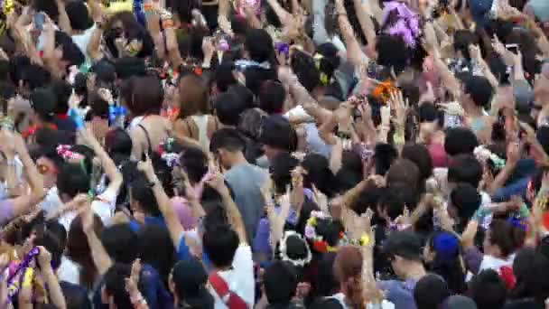 La foule au festival de musique électronique — Video