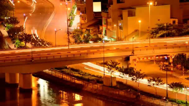 Gece şehir trafiği — Stok video