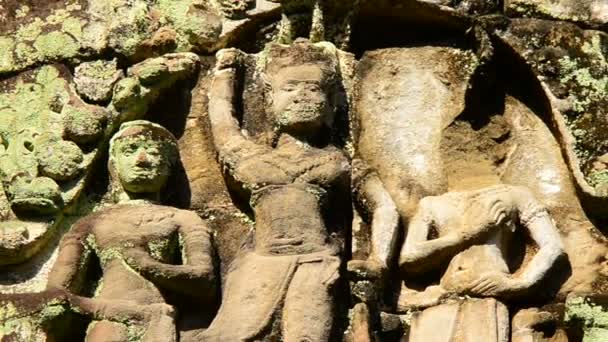 Escultura em pedra de ícones religiosos — Vídeo de Stock