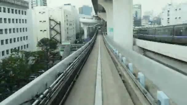 Tokyo Monorail systeem met Skyline — Stockvideo