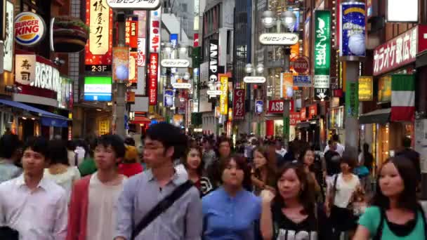 Busy Shopping District overdag Shibuya — Stockvideo