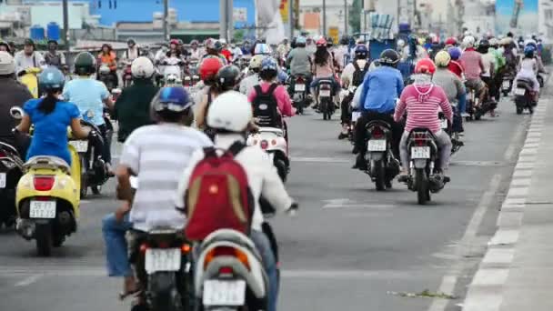 Traffico pesante in centro città — Video Stock