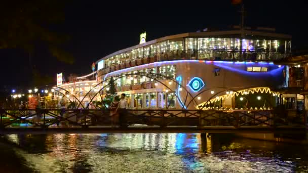 Cena Turística Barcos en la Canción — Vídeos de Stock