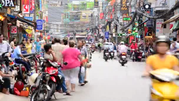 Tráfico en Busy Street en el centro de HCMC — Vídeos de Stock