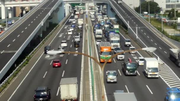 Tráfico pesado en autopista japonesa — Vídeo de stock