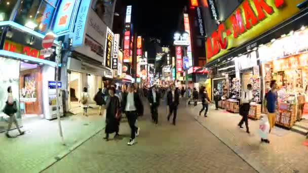 Zaneprázdněný Shinjuku zábava — Stock video