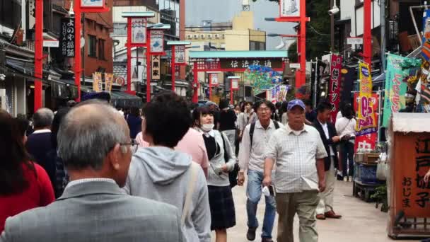 People at Shopping Stalls — Stock Video