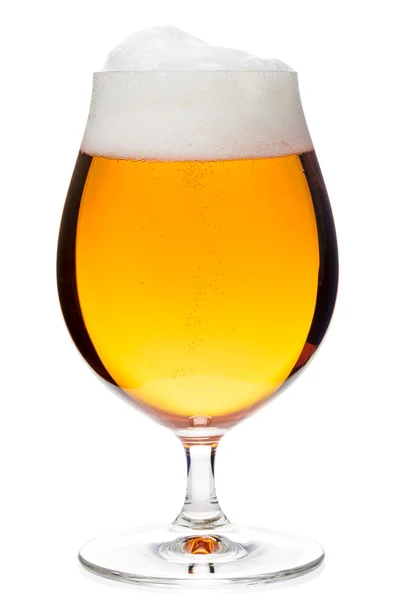 Verre tulipe de bière pilsener isolé — Photo