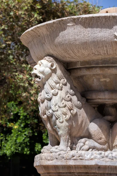 Venetian Morosini Fountain in Heraklion Crete — Stock Photo, Image