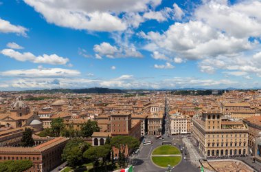 Roma cityscape Piazza Venezia ile