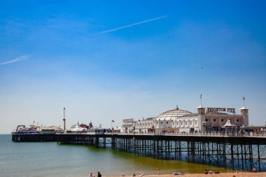 BRIGHTON, İngiltere - 5 Haziran 2013 Brighton Sarayı İskelesi genel olarak Brighton İskelesi ya da Palace İskelesi olarak bilinir.