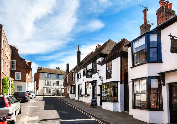 Rye, UK - 3 Haziran 2013: Doğu Caddesi boyunca eski evler
