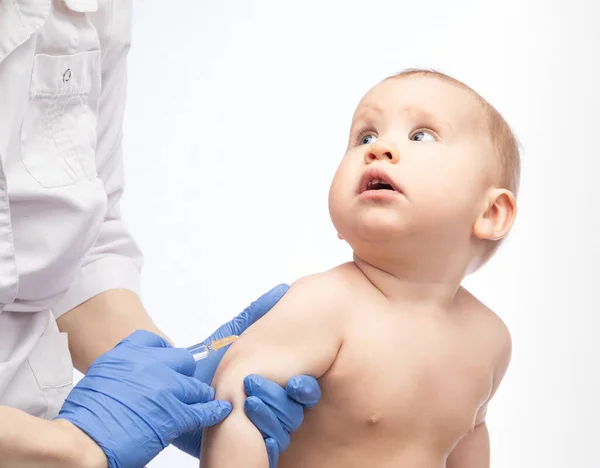 Pediatrician Nurse Ready Give Intramuscular Injection Vaccine Baby Girl Coronavirus — 图库照片