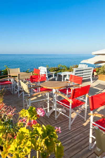 Café-terras aan zee — Stockfoto