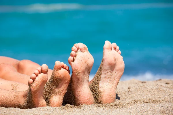 Feet on beach — Stock Photo, Image