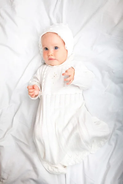 Niño con ropa bautismal — Foto de Stock